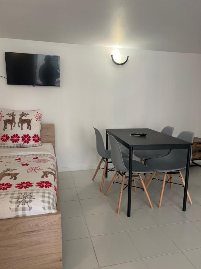 Chaudari Guest House Palaiseau Exterior foto